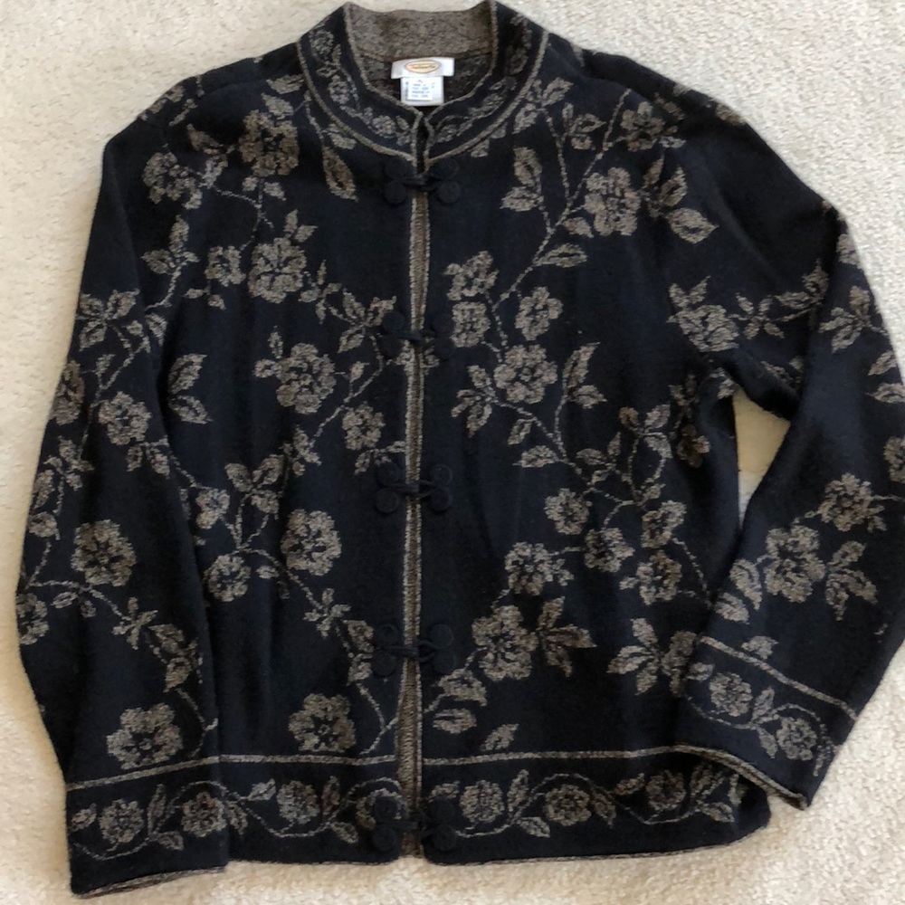 Cardigan sweater